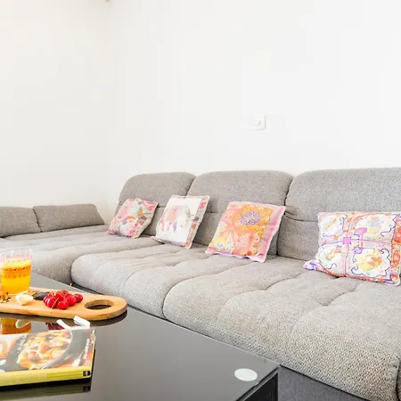 Apartment Alena Luxury With Jacuzzi Split