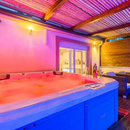 Alena Luxury With Jacuzzi *