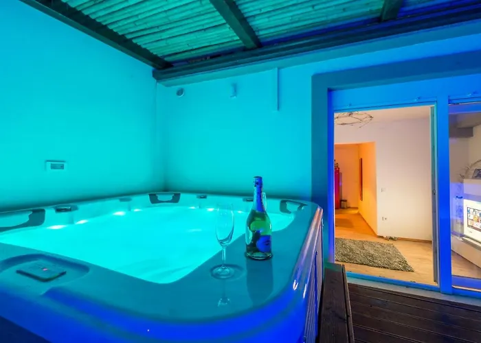 Apartment Alena With Jacuzzi