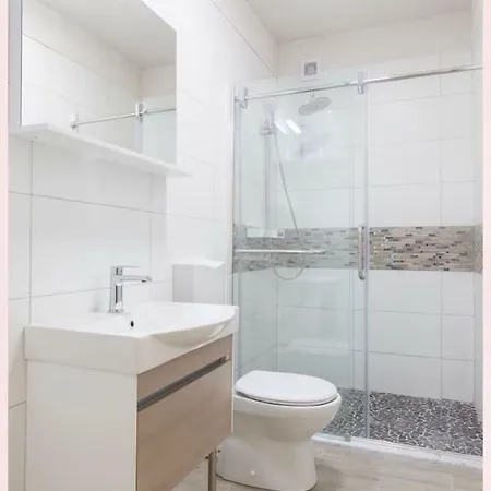 Alena With Jacuzzi * ספליט