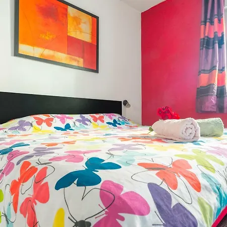 Alena With Jacuzzi Lägenhet