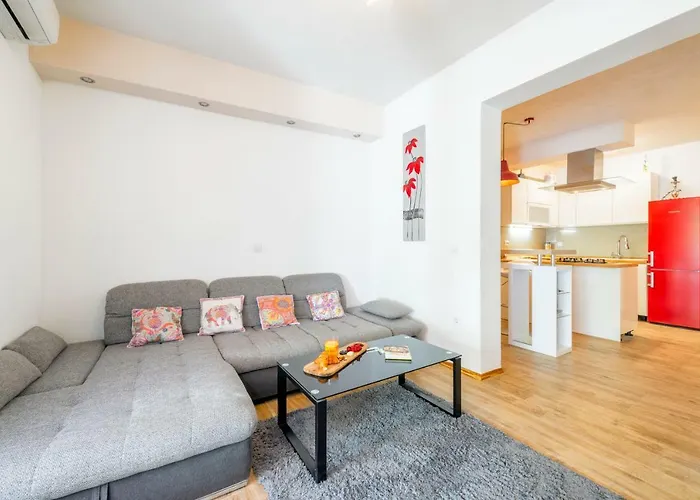 아파트 Alena With Jacuzzi 스플리트