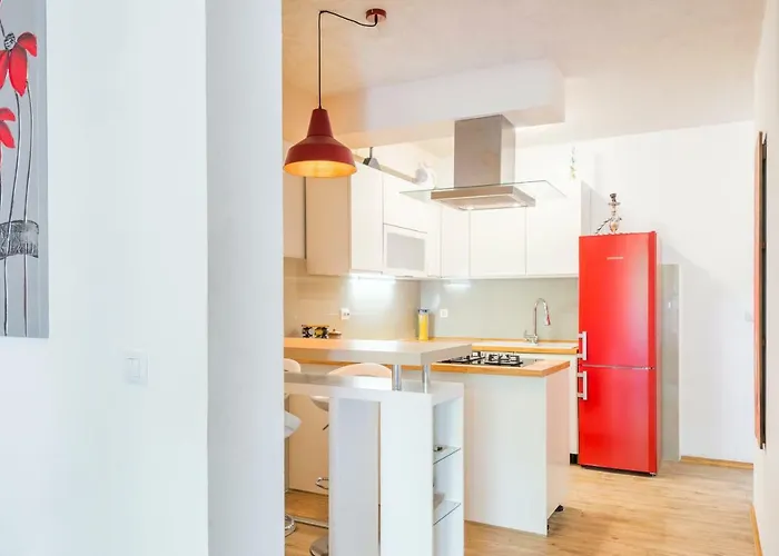 Alena With Jacuzzi 아파트